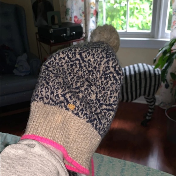 Cheetah Scarf and Beanie - Picture 3 of 6